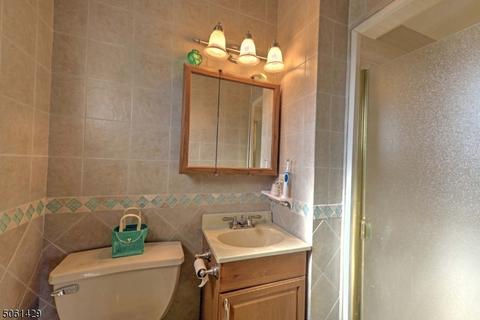 77 Allen Dr, Wayne, NJ 07470 photo 13