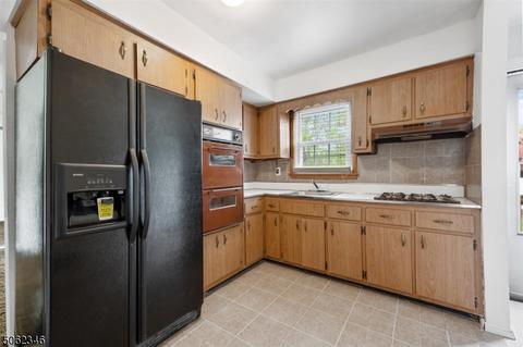 309 Colonial Pl, Plainfield, NJ 07062 photo 10