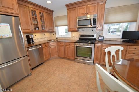 17 Edwin St, Dover, NJ 07801 photo 7