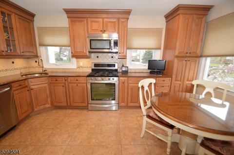 17 Edwin St, Dover, NJ 07801 photo 8