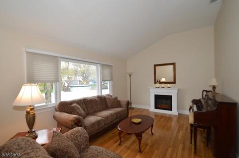 17 Edwin St, Dover, NJ 07801 photo 2
