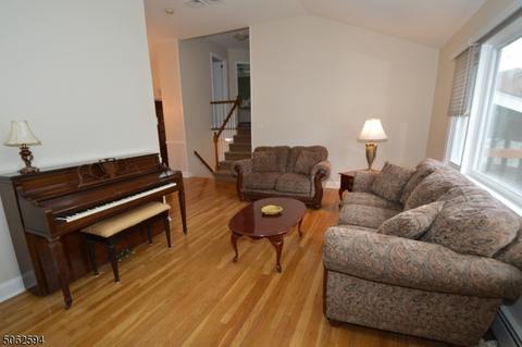 17 Edwin St, Dover, NJ 07801 photo 3
