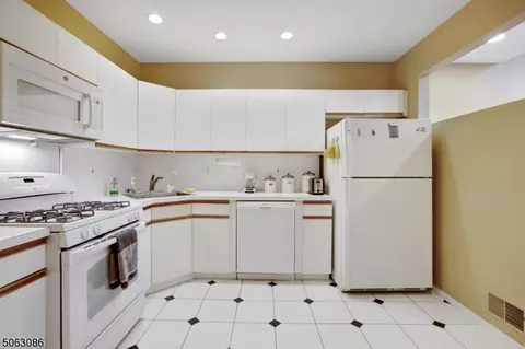 2105 Park Pl, Springfield, NJ 07081 photo 4