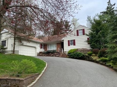 1075 Saddlebrook Rd, Mountainside, NJ 07092 photo 1