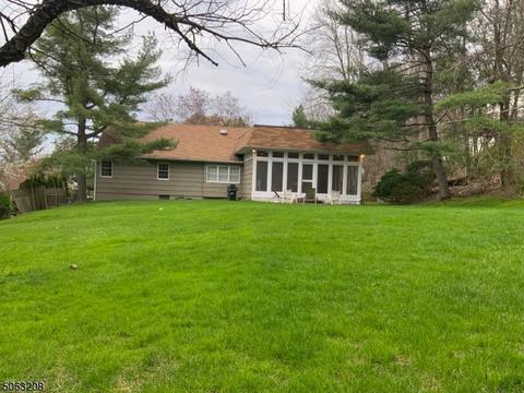 1075 Saddlebrook Rd, Mountainside, NJ 07092 photo 2