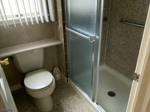 1075 Saddlebrook Rd, Mountainside, NJ 07092 photo 6
