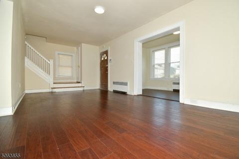 9 Maple Pl, Newark, NJ 07112 photo 7