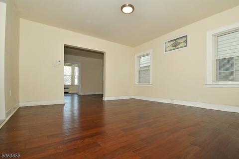 9 Maple Pl, Newark, NJ 07112 photo 4