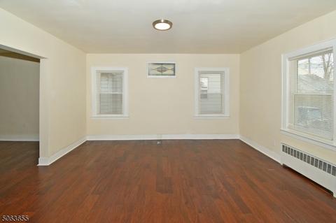 9 Maple Pl, Newark, NJ 07112 photo 5