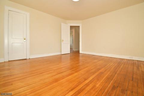 9 Maple Pl, Newark, NJ 07112 photo 10