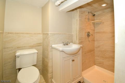 9 Maple Pl, Newark, NJ 07112 photo 17