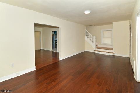 9 Maple Pl, Newark, NJ 07112 photo 8