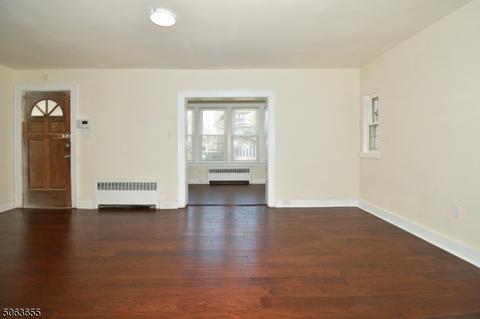 9 Maple Pl, Newark, NJ 07112 photo 6