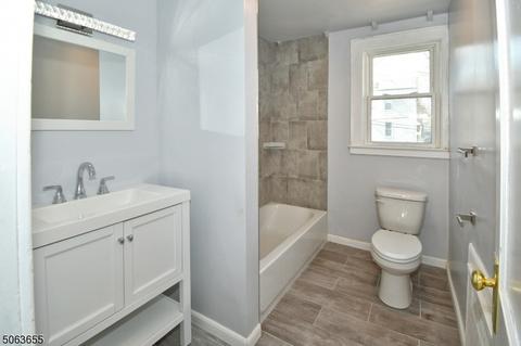 9 Maple Pl, Newark, NJ 07112 photo 14