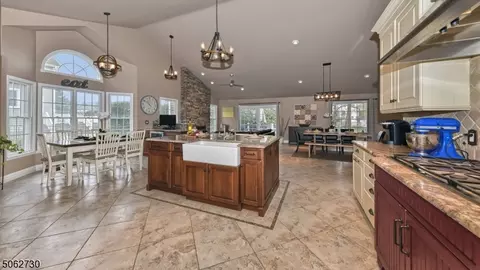 8 Gates Pl, Wayne, NJ 07470 photo 9