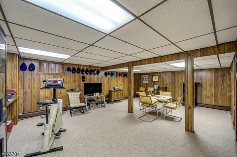 10 Webster Dr, Wayne, NJ 07470 photo 17