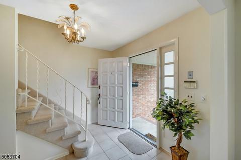 10 Webster Dr, Wayne, NJ 07470 photo 4