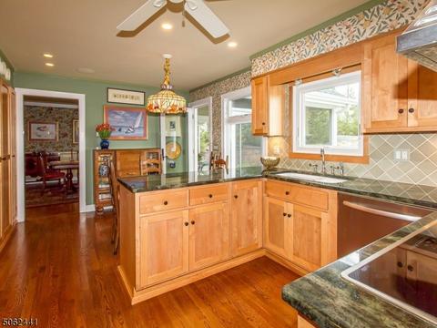 396 Ackerman St, Mountainside, NJ 07092 photo 8