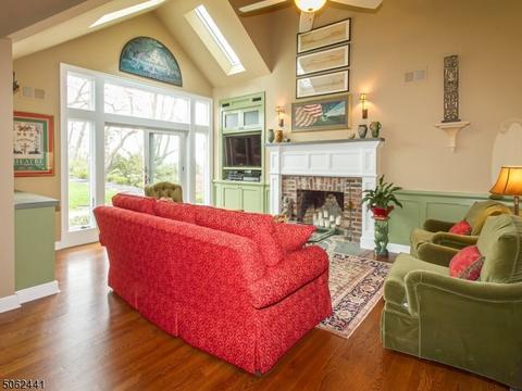 396 Ackerman St, Mountainside, NJ 07092 photo 9