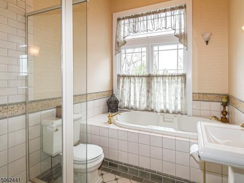 396 Ackerman St, Mountainside, NJ 07092 photo 17