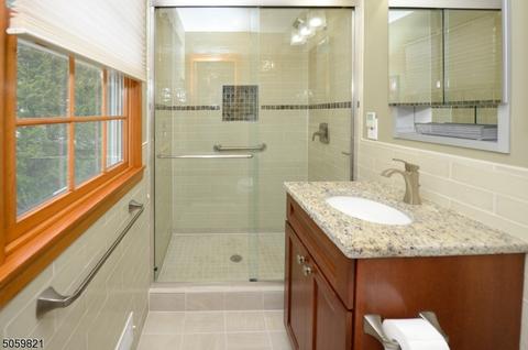 7 Lorenz Pl, Wayne, NJ 07470 photo 12