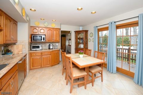 7 Lorenz Pl, Wayne, NJ 07470 photo 3