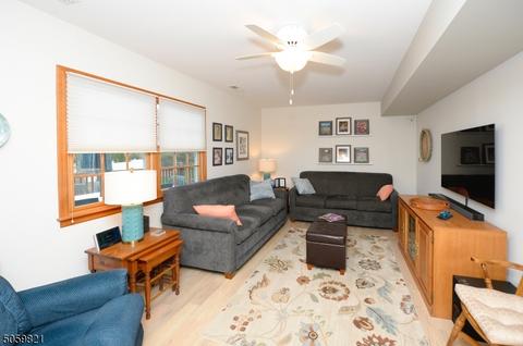 7 Lorenz Pl, Wayne, NJ 07470 photo 6