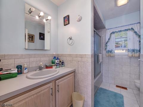 15 Decker Rd, Wanaque Boro, NJ 07420 photo 13