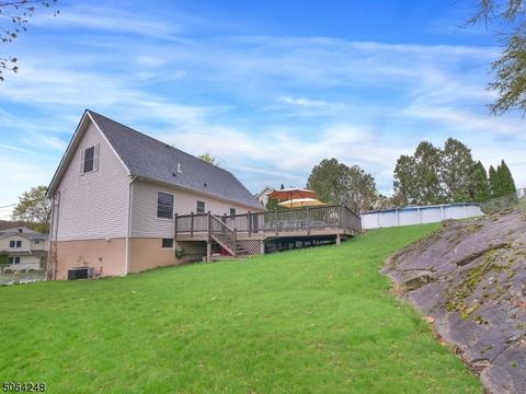 15 Decker Rd, Wanaque Boro, NJ 07420 photo 3