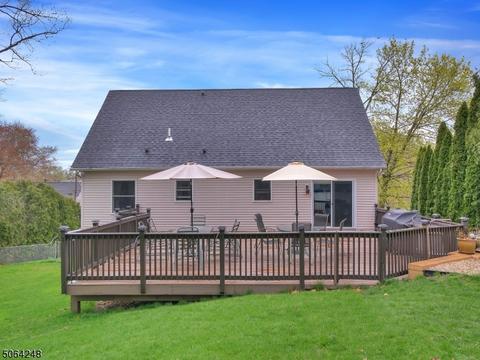 15 Decker Rd, Wanaque Boro, NJ 07420 photo 4