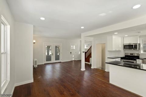 312 E 4th Ave, Roselle, NJ 07203 photo 5