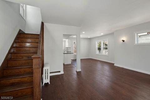 312 E 4th Ave, Roselle, NJ 07203 photo 4