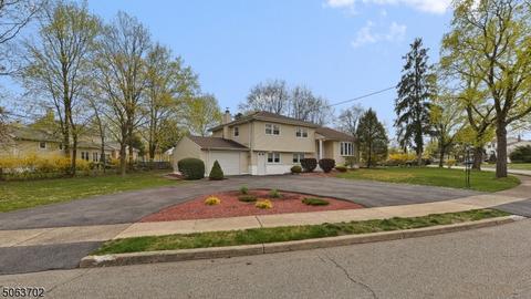 83 Berkley Ct, Wayne, NJ 07470 photo 2