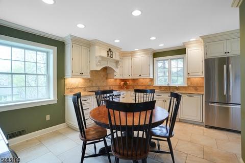 30 Gloucester Rd, Summit, NJ 07901 photo 2