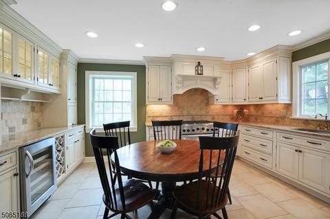 30 Gloucester Rd, Summit, NJ 07901 photo 4