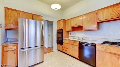 155 Highview Ter, Dover, NJ 07801 photo 12