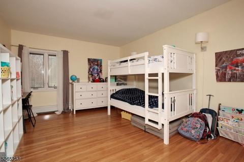 362 Valley View Ave, Paramus, NJ 07652 photo 13