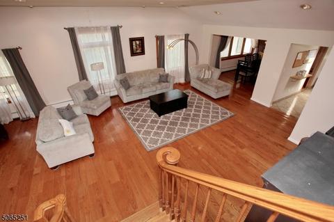 362 Valley View Ave, Paramus, NJ 07652 photo 9