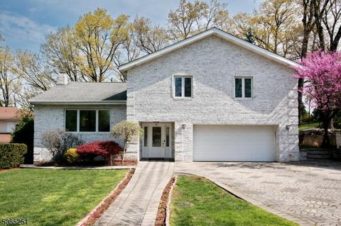 362 Valley View Ave, Paramus, NJ 07652 photo 1