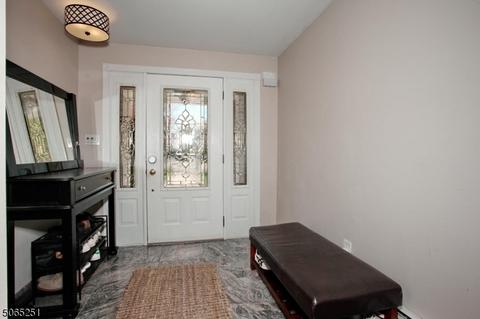 362 Valley View Ave, Paramus, NJ 07652 photo 3
