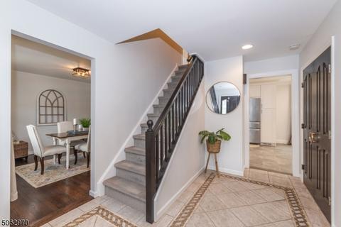 8 Mayfair Dr, Wayne, NJ 07470 photo 2
