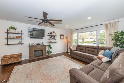 8 Mayfair Dr, Wayne, NJ 07470 photo 4