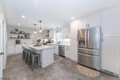 8 Mayfair Dr, Wayne, NJ 07470 photo 6