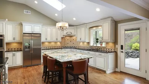 232 Juniper Way, Mountainside, NJ 07092 photo 5