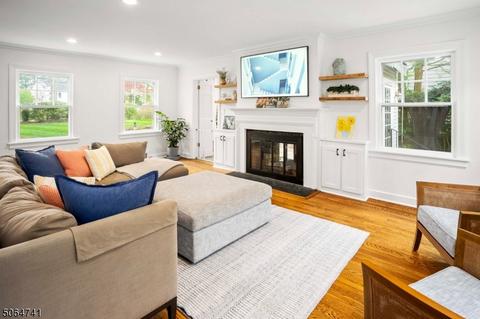 93 Pine Grove Ave, Summit, NJ 07901 photo 3