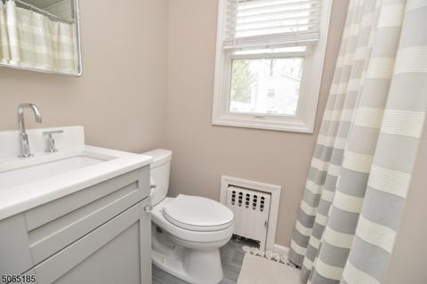 105 Dora Ave, Waldwick, NJ 07463 photo 10