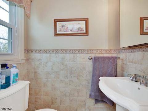 8 Kuiken Ct, Wayne, NJ 07470 photo 15