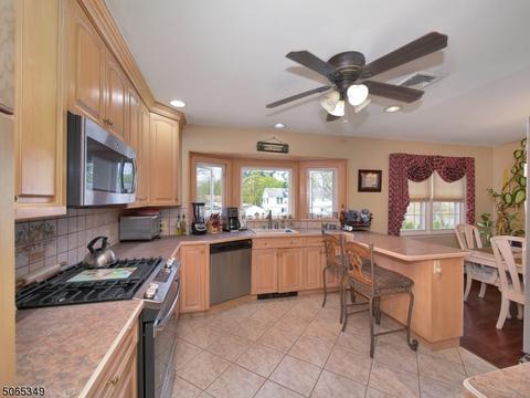 8 Kuiken Ct, Wayne, NJ 07470 photo 9