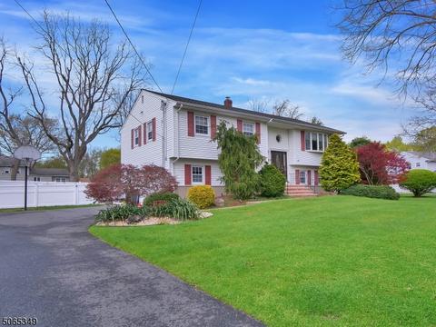 8 Kuiken Ct, Wayne, NJ 07470 photo 2
