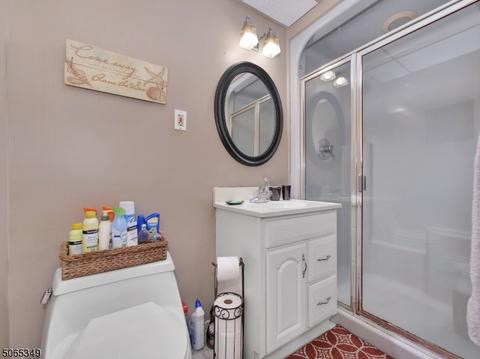 8 Kuiken Ct, Wayne, NJ 07470 photo 19